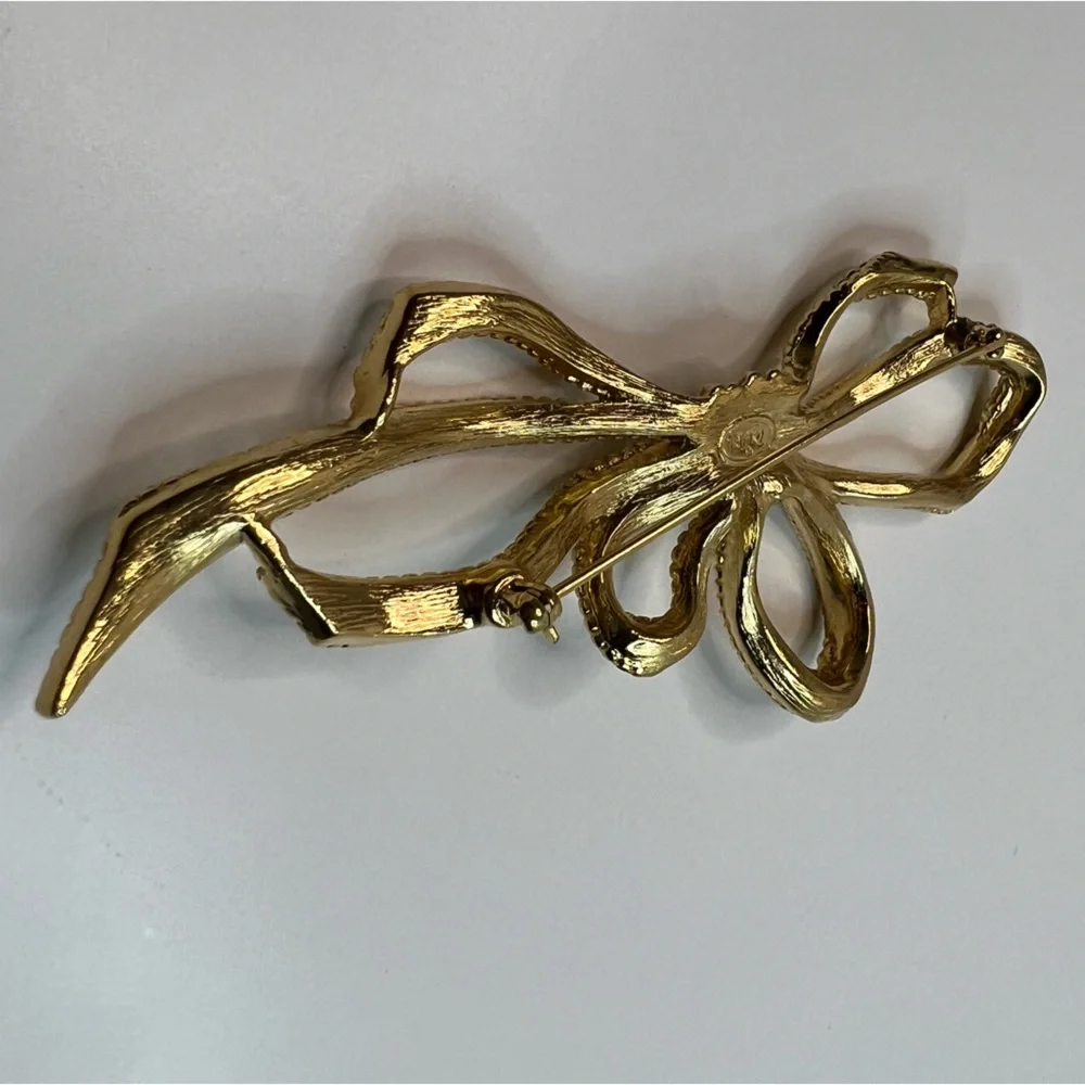 Vintage Crown Trifari Large Ribbon Bow Brooch